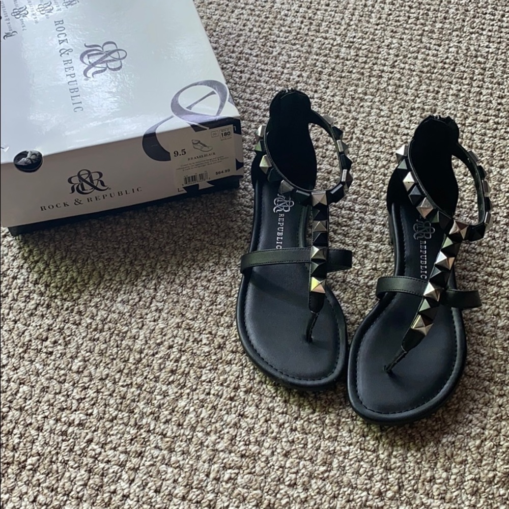 NWT Rock & Republic Gladiator Black/Silver Sandals